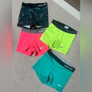 Nike Pro spandex shorts (4 pairs). Size S
